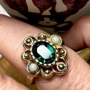 Vintage Avon Elegant Gold and Green Gemstone Ring